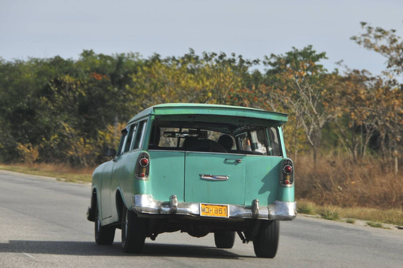 Illustration for article titled Even More Old Cars Down On The Cuban Street